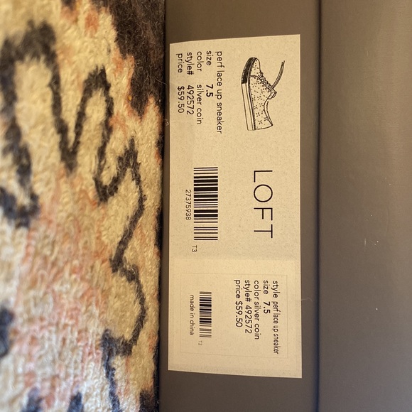 LOFT mauve leather-like sneakers with scalloped edge and cute cutouts. - Picture 8 of 8